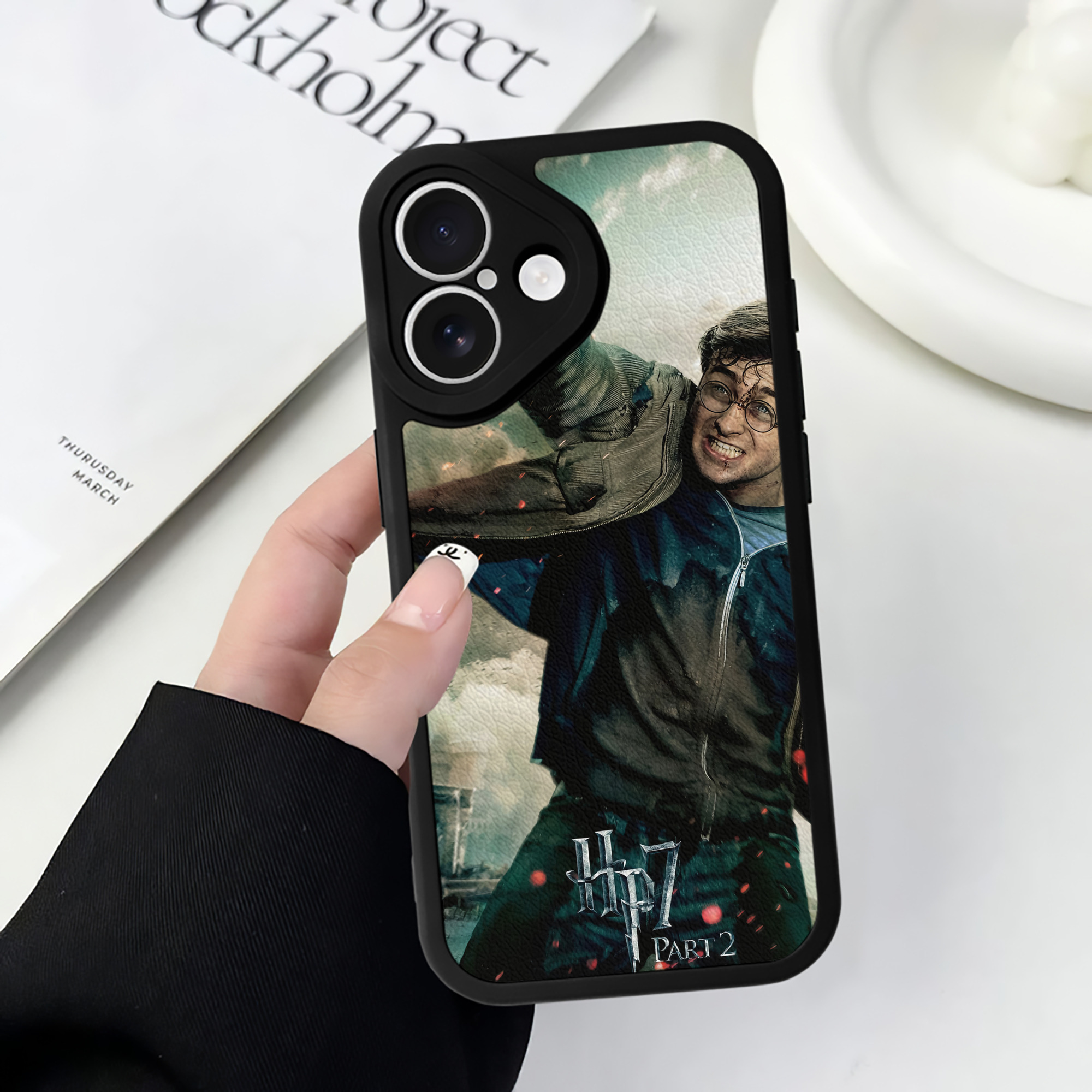 （画像用） Harry Potter ハリー・ポッターシリーズ 【iPhone 16シリーズ対応】シリコンスマホケース（レザー調） 材質：シリコン